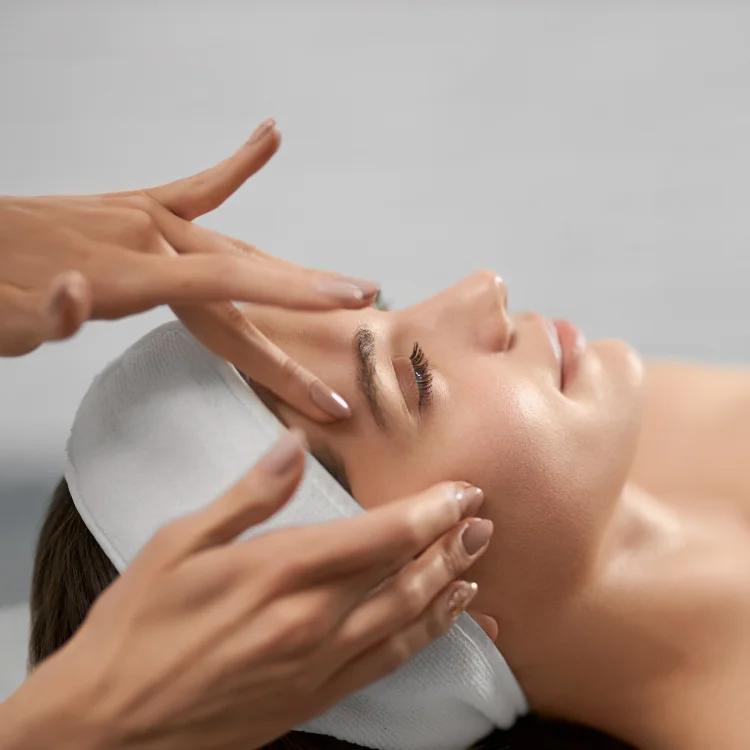 Deluxe Radiance Facial
